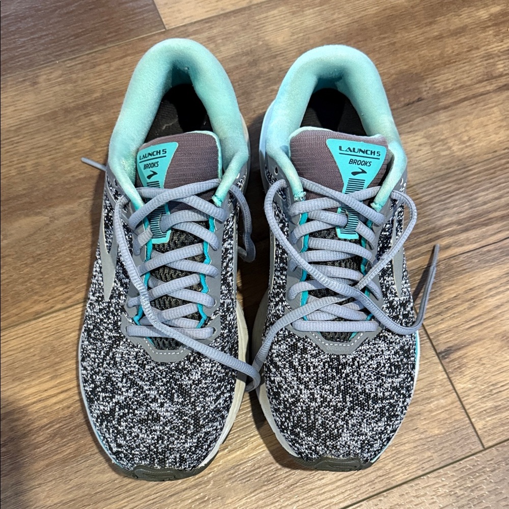 Brooks Women's Launch 5 Black and Teal Athletic Shoes